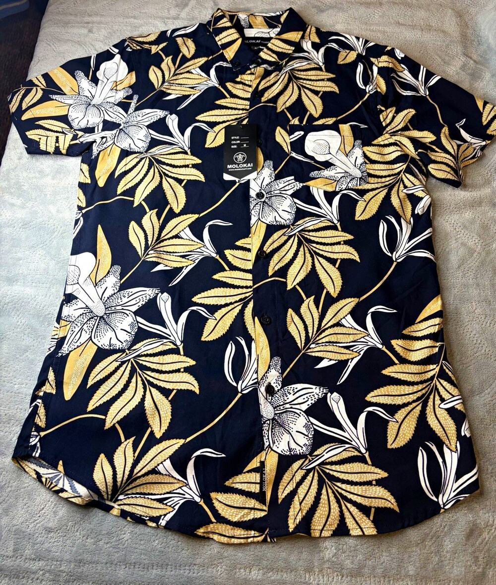 Molokai Surf Co. Mens M Navy Blue Floral Hawaiian Button-Up Shirt Pockets